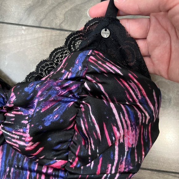 Guess - Picture 2 of 3